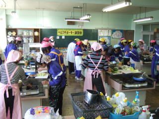 ヘルスサポーター中学生講習会の様子（写真）