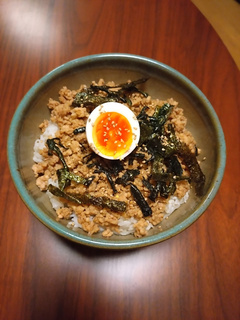 ナンバー25シン・鶏そぼろ丼の画像