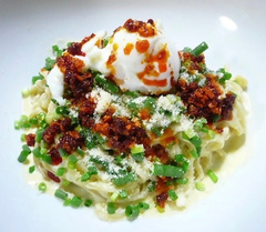 マヨチーズ油そば(食べるラー油がけ)のレシピ写真