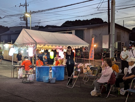 納涼盆踊り大会（軽井沢自治会）の様子（写真）