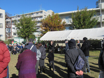 会場で挨拶をする芝田市長（写真）