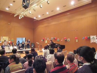 開会式で挨拶をする芝田市長（写真）