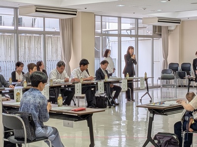 総会で挨拶をする芝田市長（写真）