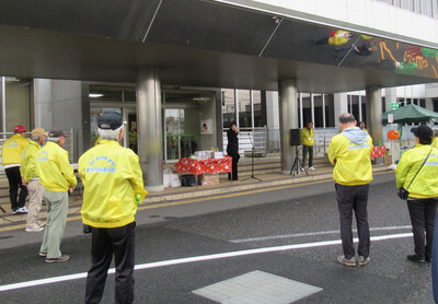 開会式で挨拶する芝田市長(写真)