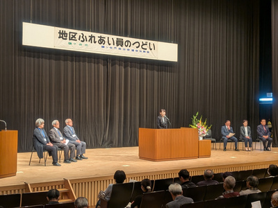 開会式で挨拶する芝田市長（写真）