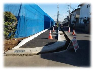第1期歩道整備が完了した歩道【写真】