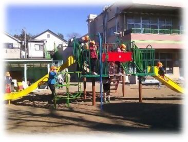 保育施設で過ごす子どもたちの様子【写真】