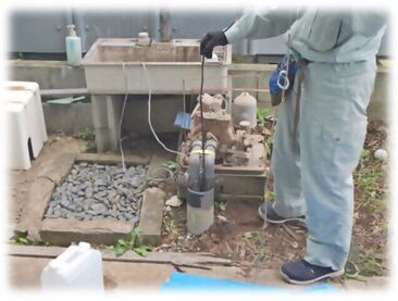 水質調査の様子【写真】